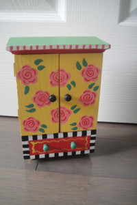 New hand craft Girl Doll House Wooden Dresser Jewellery Box