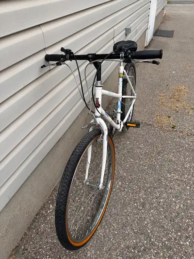 This bike is in a good condition. 26” wheel size. If you are interested, please text me at 306502383...