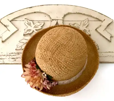 Vintage. Collection Chapeau de paille Idéal pour la déco. Floral, View more