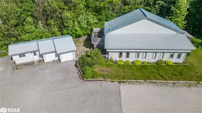 Seller Terms Possible/Orillia North Edge/Live-Work/Large Home + Triple Car + 1 acre (.84)/North edge...