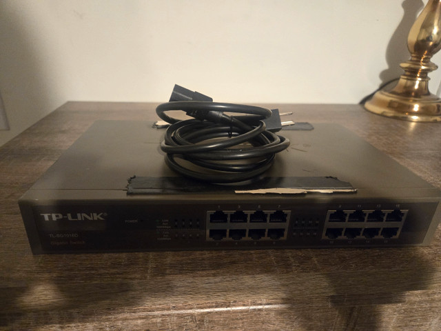 Gigabit Switch 16 port in Networking in Prince George