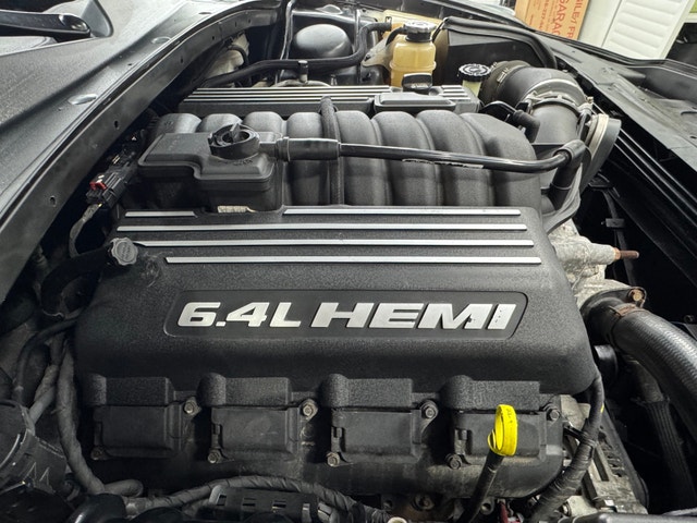 Chrysler 300 srt8 — photo 3