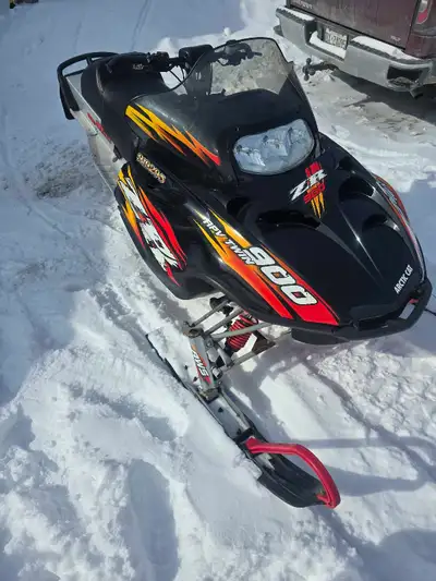 2003 Arctic Cat ZR 900 Just under 3000 km Sled is in mint condition New clutch installed New gear ch...