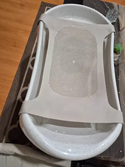 Baby bath with safety mesh, View more