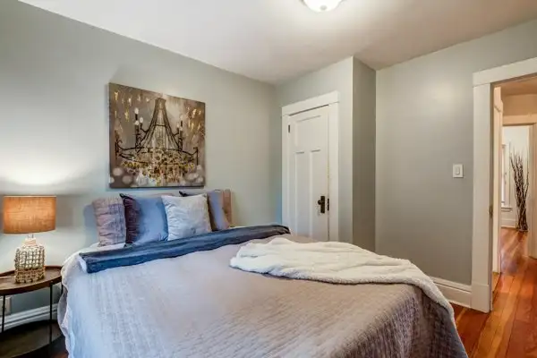 FULLY FURNISHED ROOM IN CLEAN QUIET HOUSE ALL UTILITIES INCLUDED63804706177411120