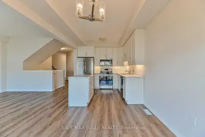 4 bedroom for rent in 4552 portage road Niagara Falls ON. 4 parking spot. Move in date Oct 1. Full t...