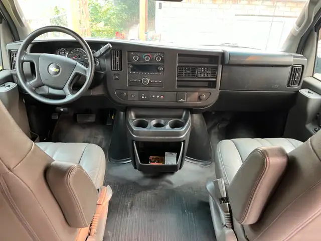 2018 Chevrolet Express 2500 - 86,233 kms in Cars & Trucks in Vanderhoof - Image 6