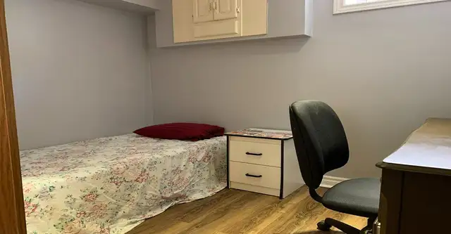 Room - Private bathroom - FEMALE only - Mohawk College- April 1