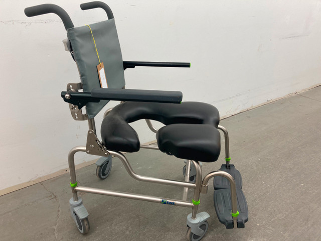 Raz Design RAZ-AP Attendant Propel Shower Commode Chair in Health & Special Needs in Calgary - Image 2