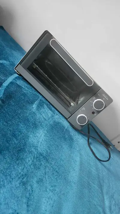 Bonjour, un joli petit four., View more