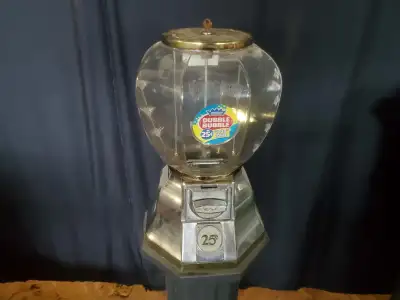 Machine à peanut, bonbon, gomme...Gumball vending arcade, View more