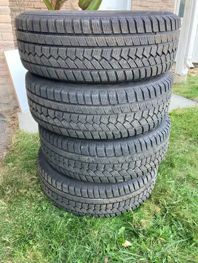 Winter tires on rims. Couple of seasons old 225/60R17 Off a 2020 Hyundai Tucson. Tread depth 9/32nds...