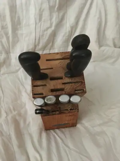 Kitchen knife block with some knives Best offer?, View more