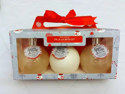 Brand New Sugar Cookie Bath Set, View more