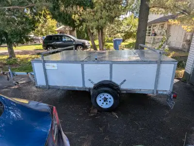 Remorque Cradle Ride boite 6'.6"x10'. Supports pour transporter petits voiliers, canoës, chaloupe. B...