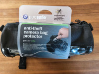 Pacsafe  anti-theft travel bag protector