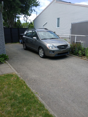 2009 Kia Rondo LX w/AC