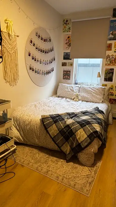 I'm subletting my room from May 1 -August 27 in the South End. (early move-in is available!) - Rent...