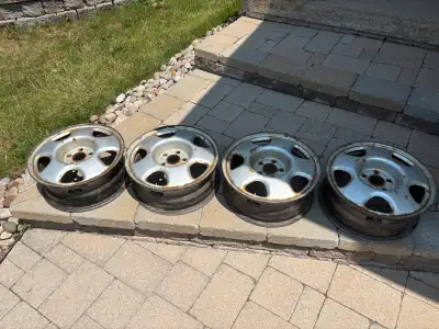 I have a set (4) of factory OEM Honda 17” wheels with TPMS for sale. Bolt pattern is 5 X 114.3 origi...
