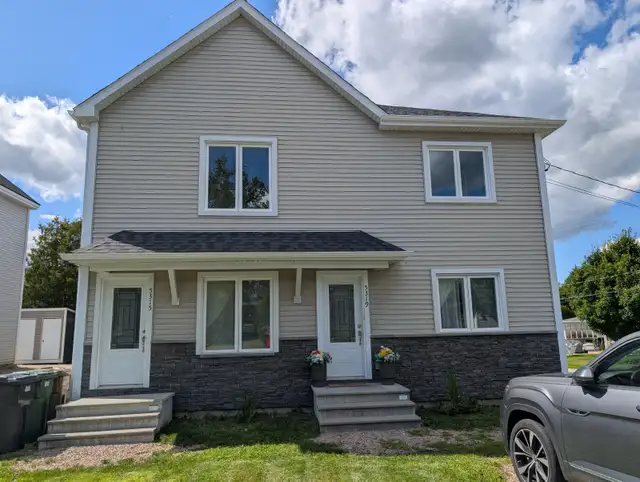 7½ for Rent – 4 Bedrooms, 2 Bathrooms | Air-Conditioned, Appliances Included
