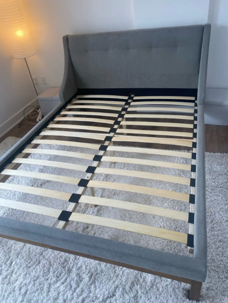 Bed Frame + base Queen size | Cadre de Lit avec sommier in Beds & Mattresses in City of Montréal - Image 4