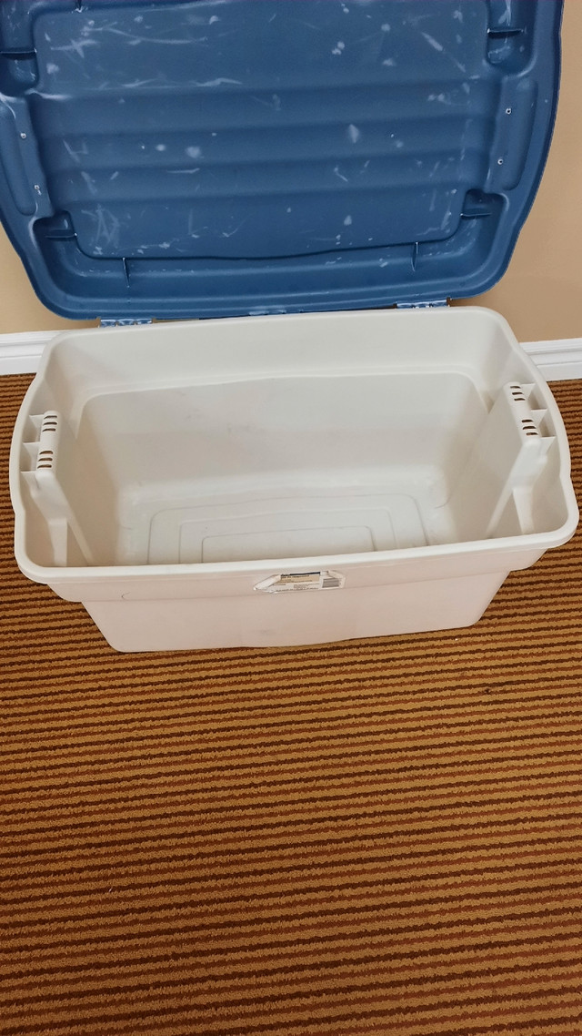 Rubbermaid Roughtote large storage box in Other in Mississauga / Peel Region