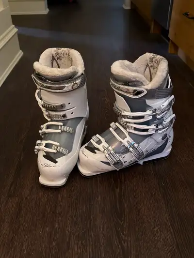 ski boots  24-24.5, View more