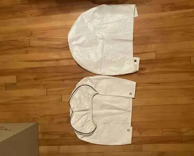 Couvre pneus pour roues de 13 ou 14 pouces. Prix demandé $25 pour les 2