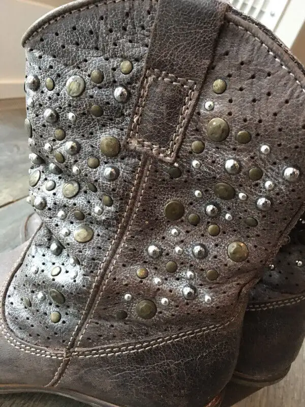Women Leather Boot in Women's - Shoes in City of Toronto - Image 3