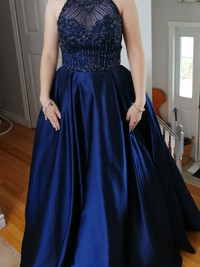 PROM DRESS - Floor Length with Pockets!