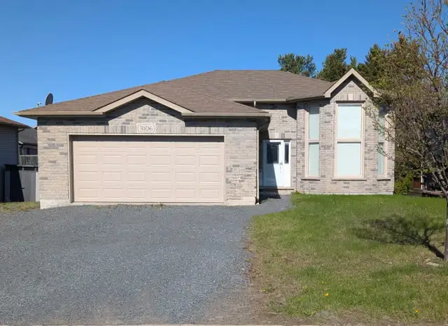 5 Bedroom Crew House in Chelmsford in Ontario in Canada - Image 2