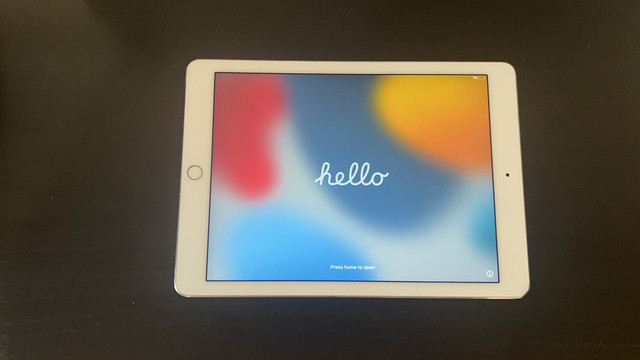 Apple iPad Air 2(2014)9.7"64GBWi-fi+ Cellular(Unlocked)-Gold*Rea | iPads &  Tablets | Bedford | Kijiji