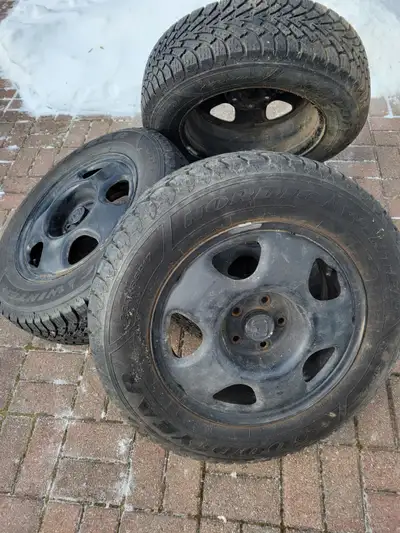 Goodyear Winter tires with rim, Nordic Winter, P225/65R17 for Honda CRV, 95% tread