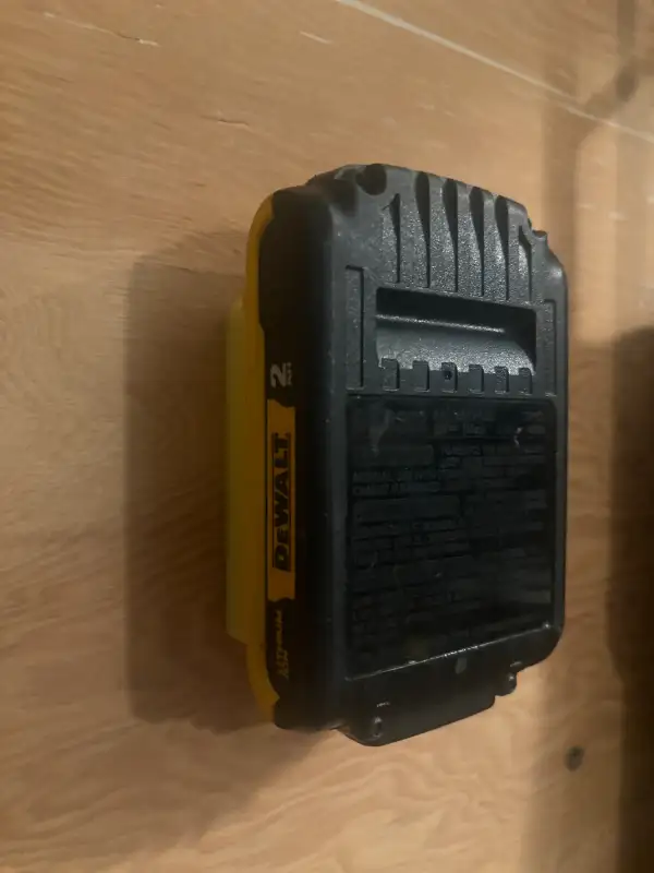 DeWalt Battery Holder Bracket - Single and Triple in Power Tools in Markham / York Region - Image 6