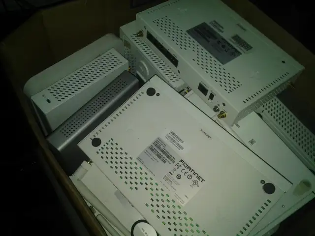 Fortinet FortiGate FG-800C-G Firewall 100+ fortinet 900+pc MAC l in Other in City of Montréal - Image 4