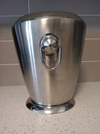 STAINLESS STEEL ICE/WINE BUCKET