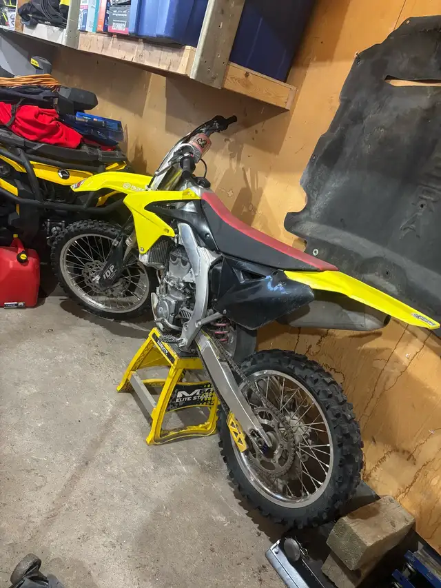 2012 Suzuki rmz450 in Dirt Bikes & Motocross in Regina - Image 3