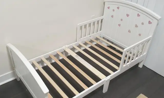 Toddler bed frame64407491535106120