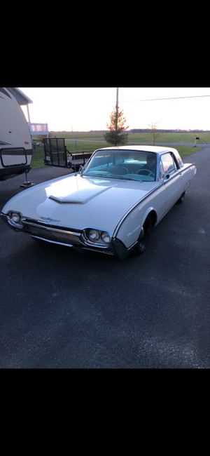 1961 Ford Thunderbird