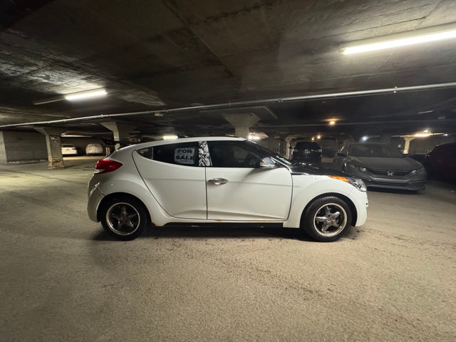 2013 Hyundai Veloster — photo 4