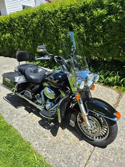 13 Road King oem Electronic cruise control,103 6spd,vivid black,Heli 3way adjustable handlebars 10in...