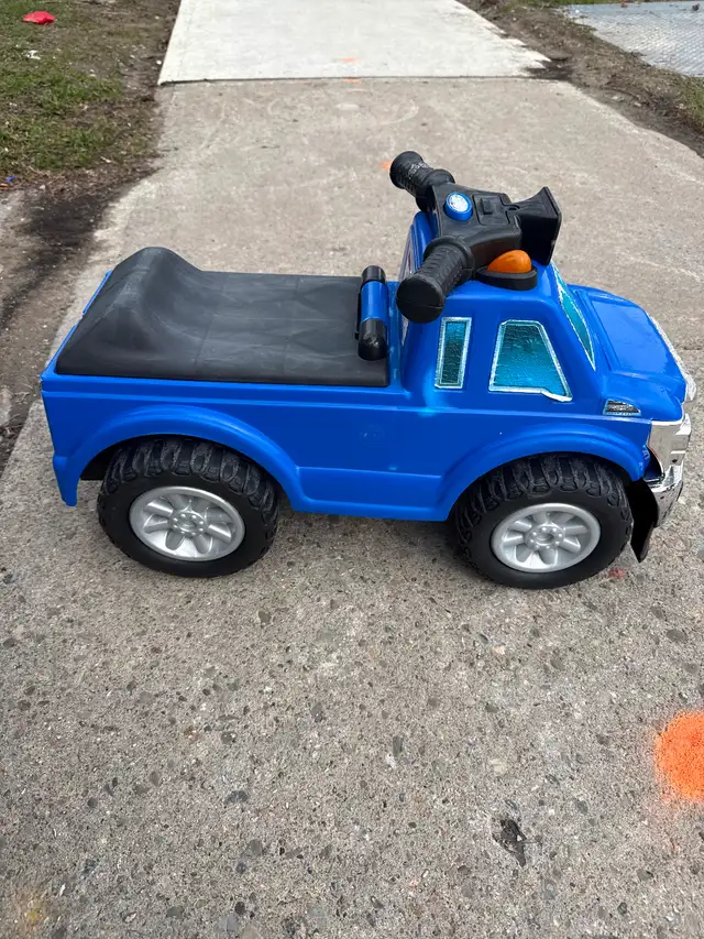 Fisher price ride on toy - Ford truck in Toys in City of Toronto - Image 5