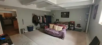 Large Bedroom at Renovated Bar/ Loft