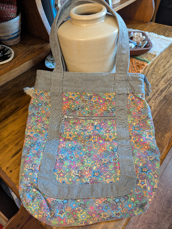 Vintagey Canvas Totebag,as new in Bags & Luggage in London