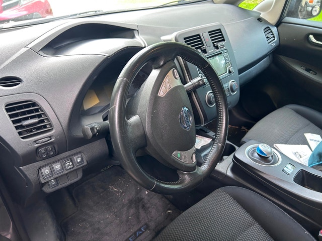 Electric car for sale — photo 3