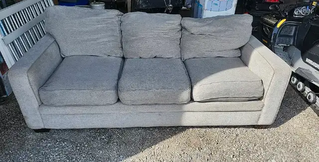 Lazy Boy Couch in Couches & Futons in Kingston - Image 2