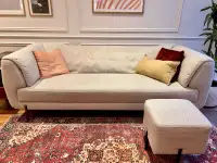 Divan/sofa/causeuse de marque MUST et son pouf