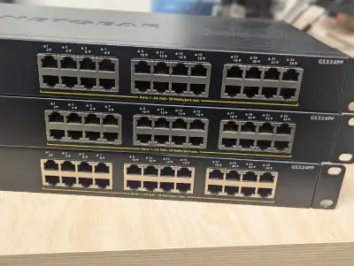 Commutateur 24 ports Gigabit Ethernet non gérés / Switch (380W), View more