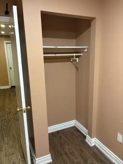 private room for rent in basment
