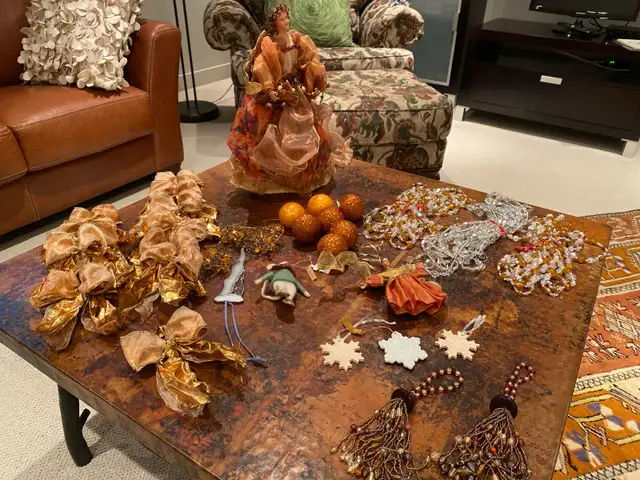 Christmas tree decorations (high end) in Holiday, Event & Seasonal in Edmonton - Image 2